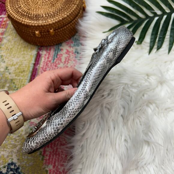$228 Tory Burch Designer Silver Gray Snakeskin Print Leather Ballet Flats 7 - Picture 5 of 8